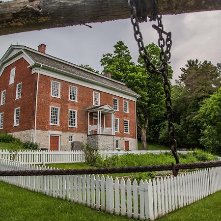 Grand Colonial Bed And Breakfast Herkimer Exterior photo