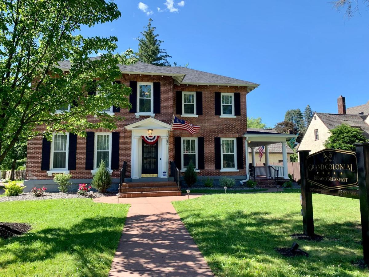 Grand Colonial Bed And Breakfast Herkimer Exterior photo