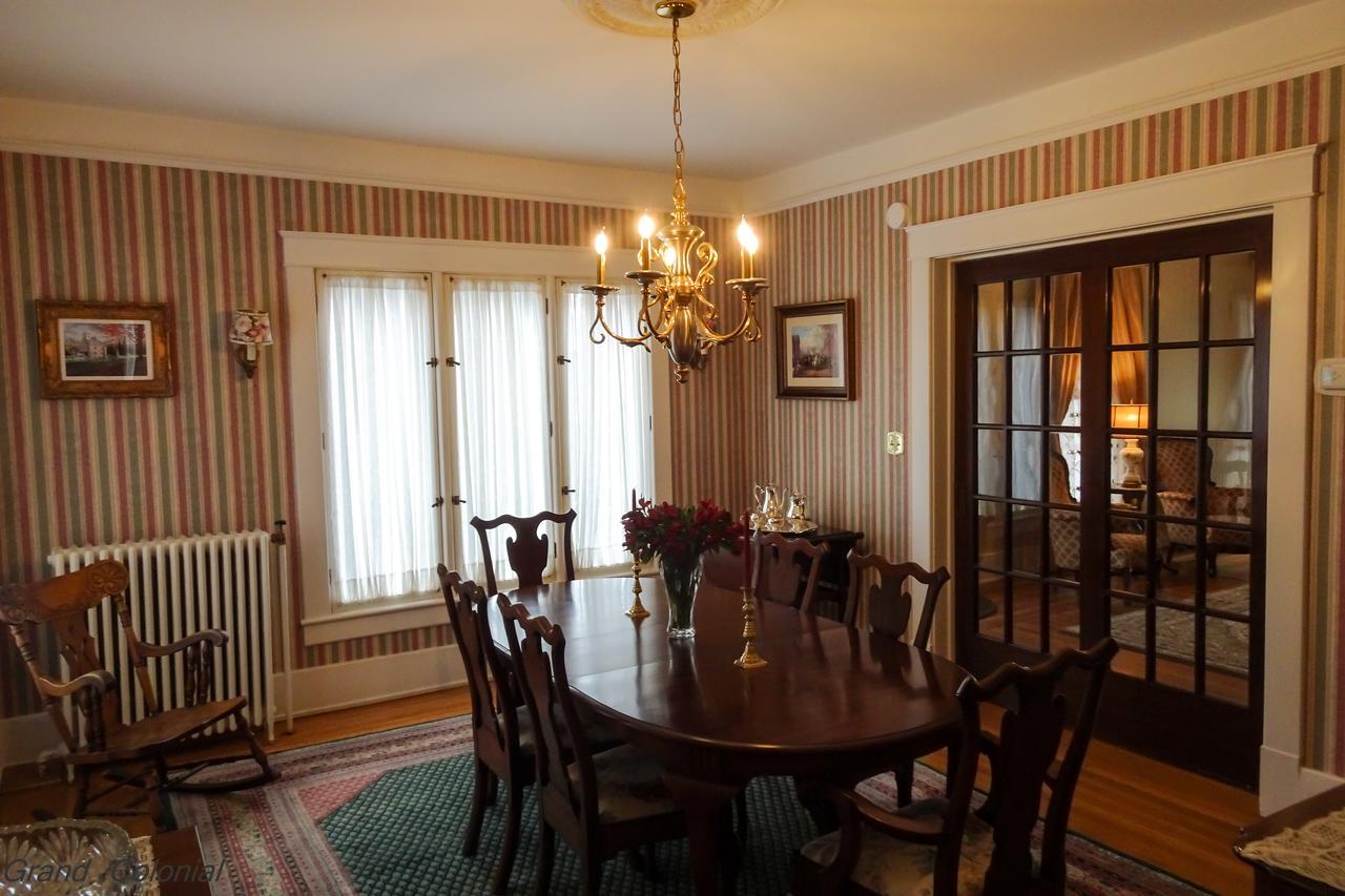 Grand Colonial Bed And Breakfast Herkimer Exterior photo