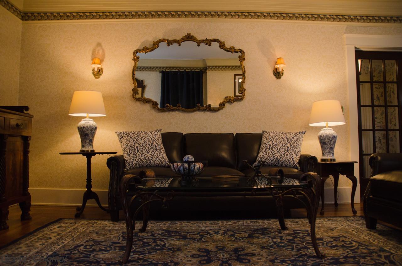 Grand Colonial Bed And Breakfast Herkimer Exterior photo